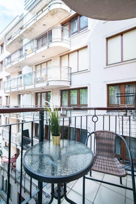 Free Parking! Soho Budapest 304, 4 Ppl, Ac, Fast Wifi, Smart Tv Eksteriør billede