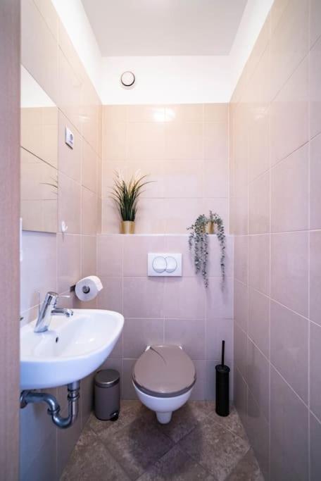 Free Parking! Soho Budapest 304, 4 Ppl, Ac, Fast Wifi, Smart Tv Eksteriør billede